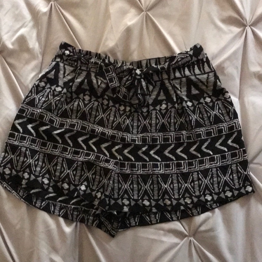 Monteau Shorts Size Large